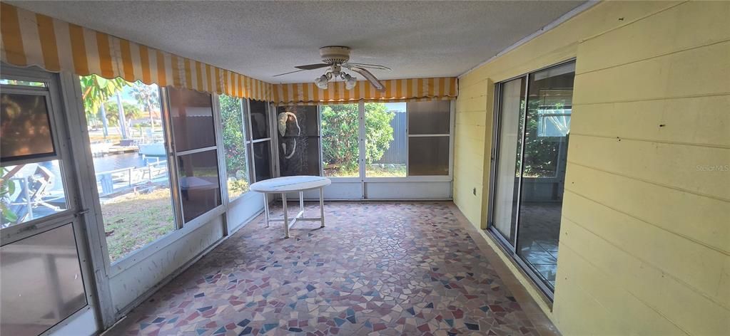 Activo con contrato: $395,000 (2 camas, 2 baños, 1659 Pies cuadrados)