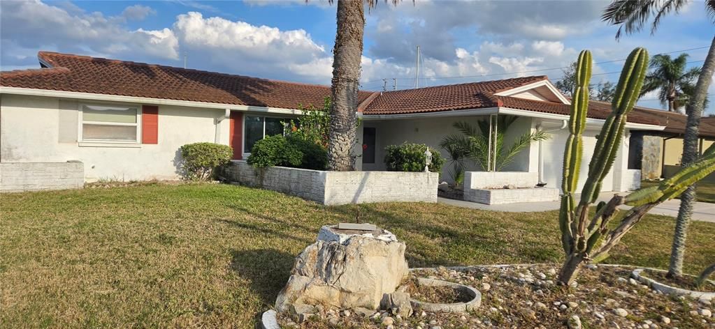 Activo con contrato: $395,000 (2 camas, 2 baños, 1659 Pies cuadrados)
