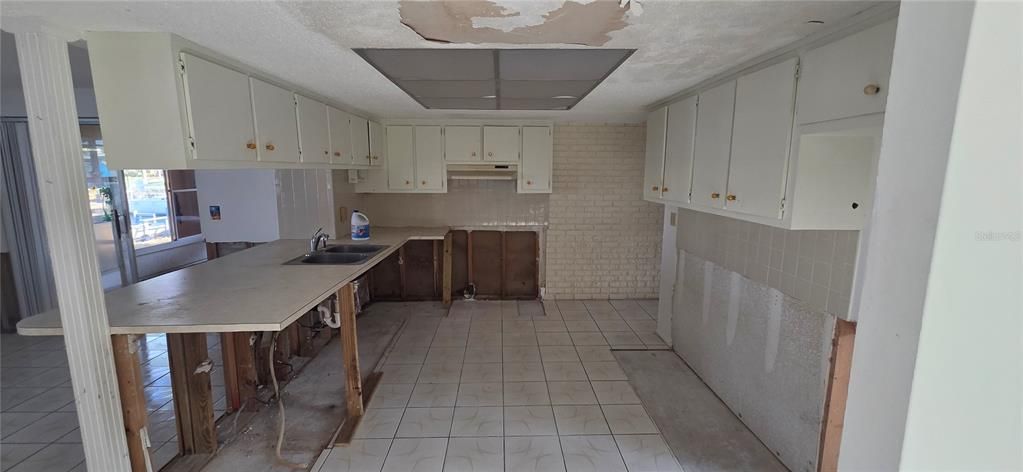 Activo con contrato: $395,000 (2 camas, 2 baños, 1659 Pies cuadrados)