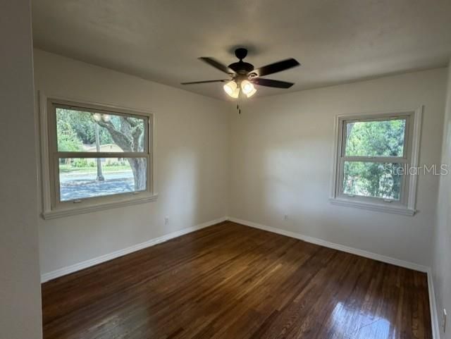 For Sale: $259,950 (3 beds, 1 baths, 998 Square Feet)