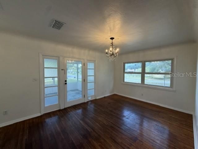 For Sale: $259,950 (3 beds, 1 baths, 998 Square Feet)