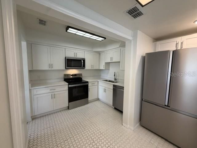 For Sale: $259,950 (3 beds, 1 baths, 998 Square Feet)