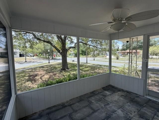For Sale: $259,950 (3 beds, 1 baths, 998 Square Feet)