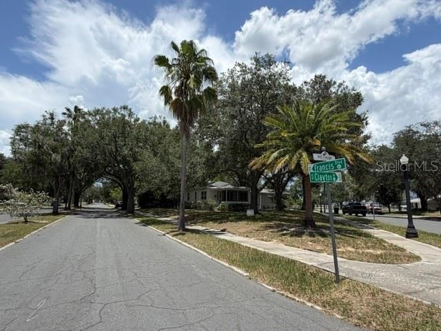 For Sale: $259,950 (3 beds, 1 baths, 998 Square Feet)