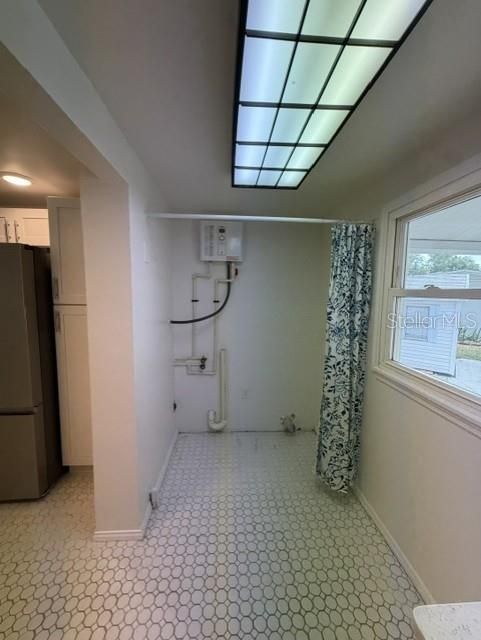 For Sale: $259,950 (3 beds, 1 baths, 998 Square Feet)