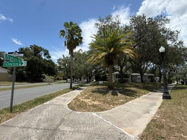For Sale: $259,950 (3 beds, 1 baths, 998 Square Feet)