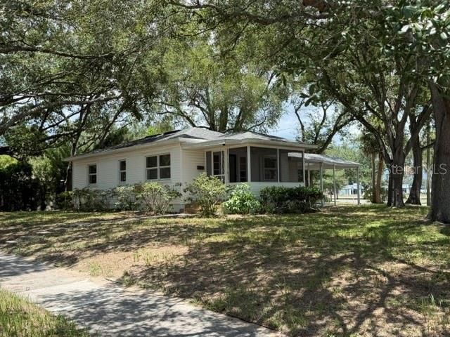 For Sale: $259,950 (3 beds, 1 baths, 998 Square Feet)