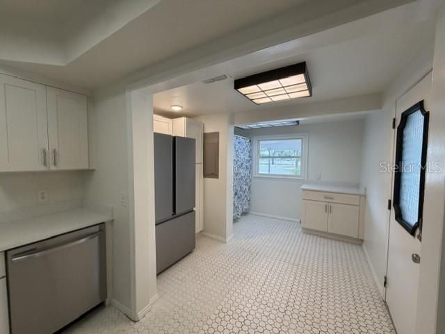 For Sale: $259,950 (3 beds, 1 baths, 998 Square Feet)