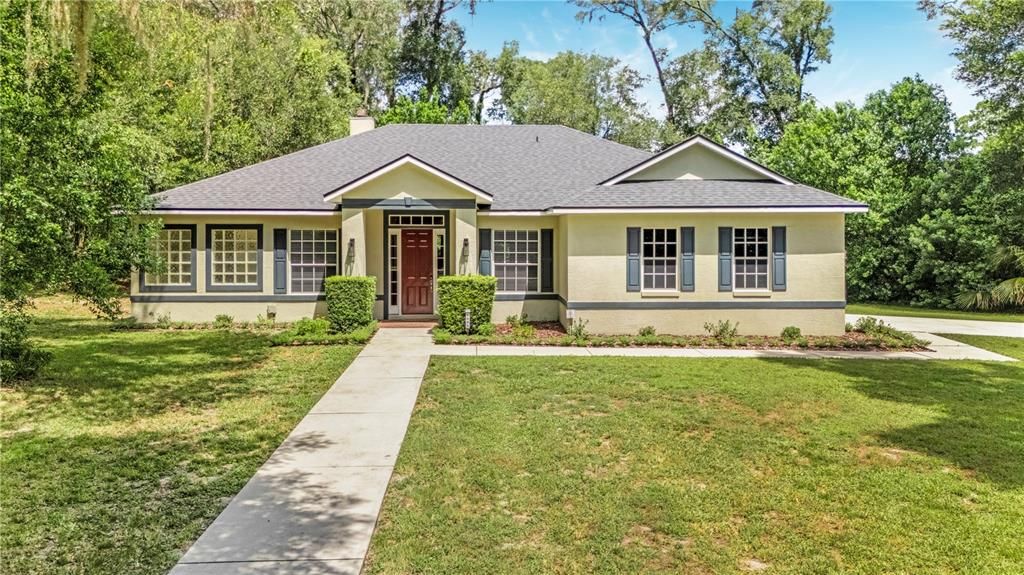 For Sale: $574,900 (3 beds, 2 baths, 2025 Square Feet)