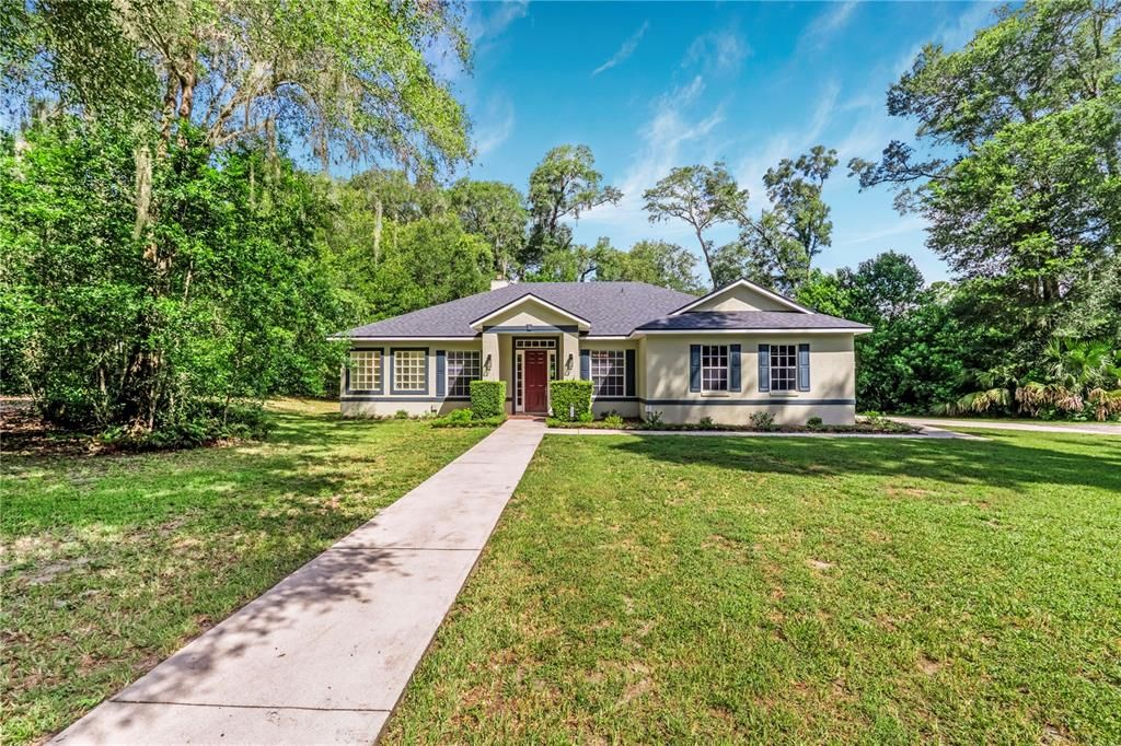 For Sale: $574,900 (3 beds, 2 baths, 2025 Square Feet)