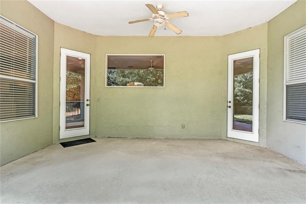 For Sale: $574,900 (3 beds, 2 baths, 2025 Square Feet)