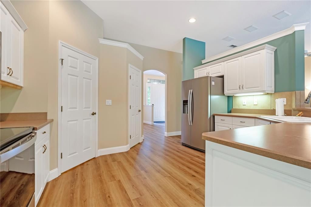 For Sale: $574,900 (3 beds, 2 baths, 2025 Square Feet)