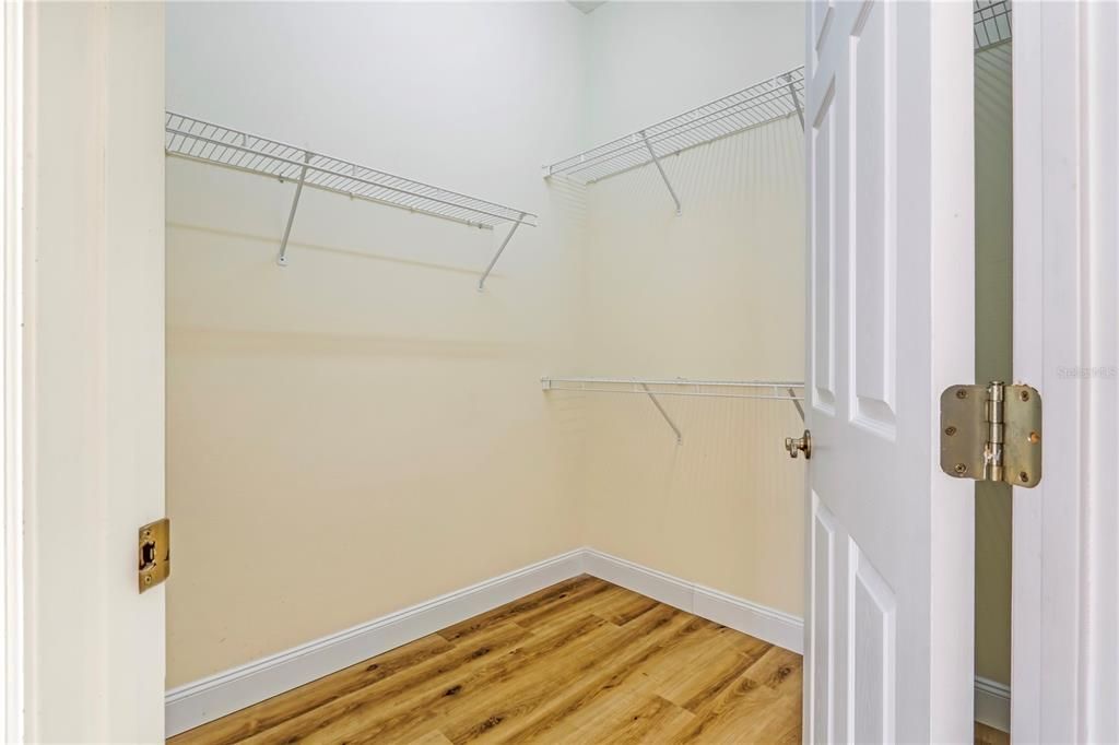 For Sale: $574,900 (3 beds, 2 baths, 2025 Square Feet)
