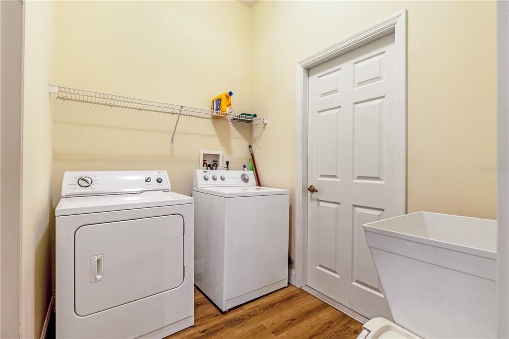 For Sale: $574,900 (3 beds, 2 baths, 2025 Square Feet)
