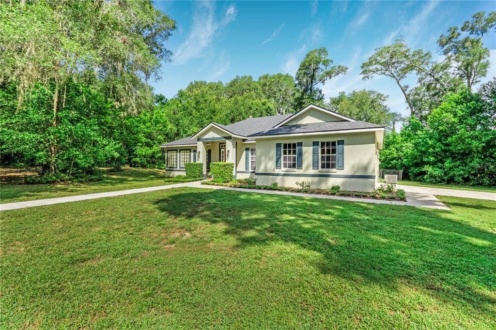 For Sale: $574,900 (3 beds, 2 baths, 2025 Square Feet)
