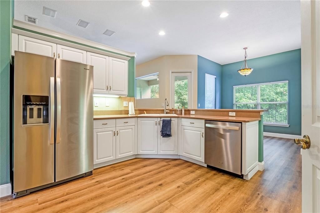 For Sale: $574,900 (3 beds, 2 baths, 2025 Square Feet)