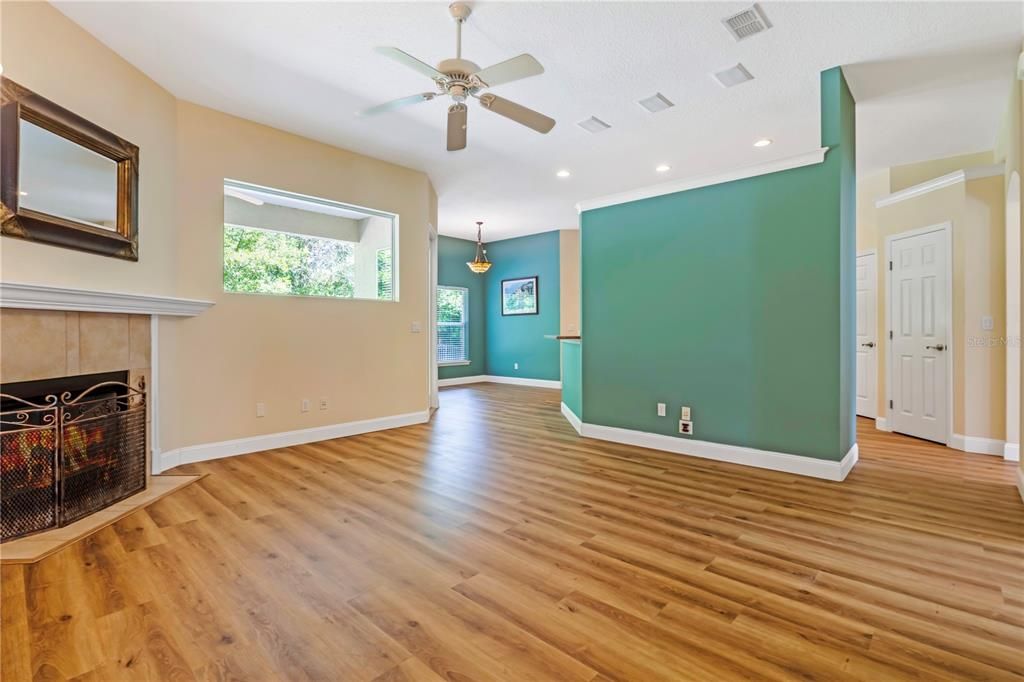 For Sale: $574,900 (3 beds, 2 baths, 2025 Square Feet)