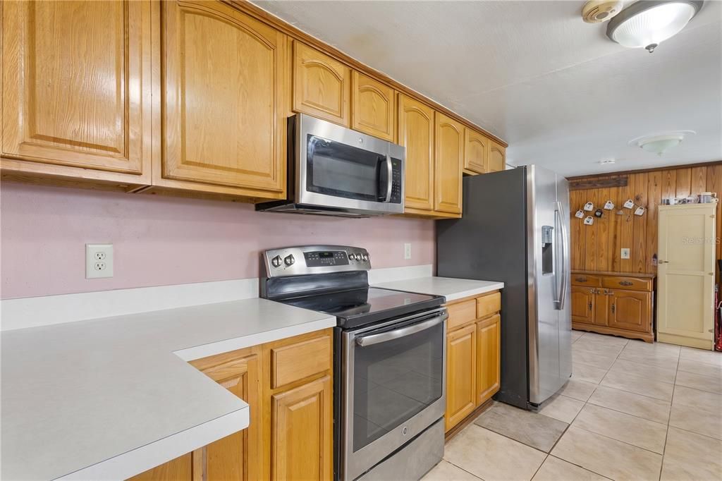 For Sale: $169,999 (2 beds, 2 baths, 1788 Square Feet)