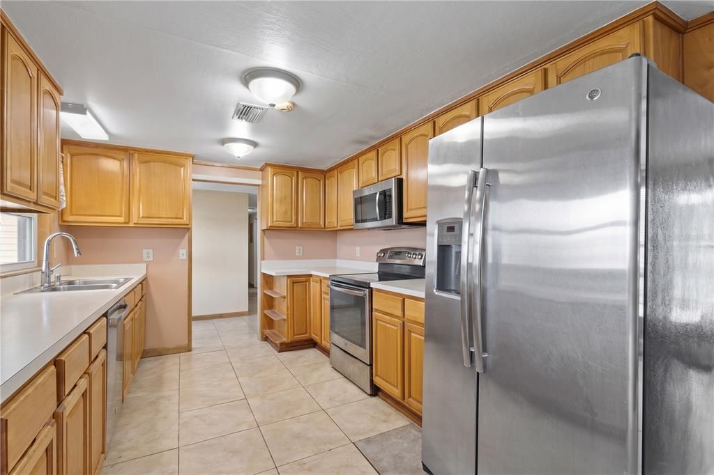 For Sale: $169,999 (2 beds, 2 baths, 1788 Square Feet)