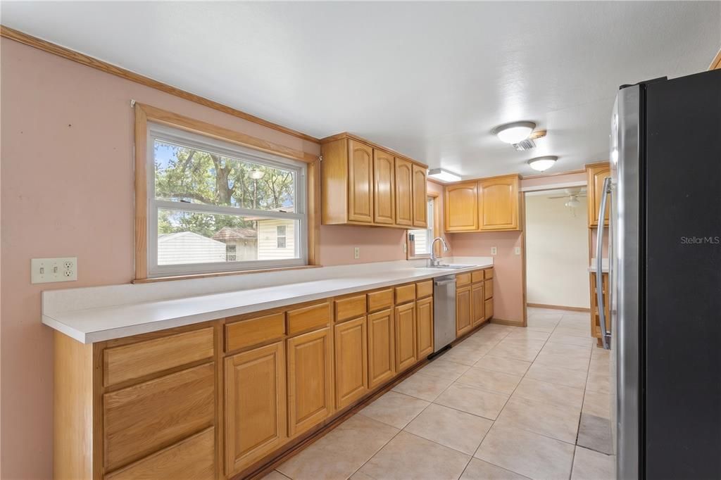 For Sale: $169,999 (2 beds, 2 baths, 1788 Square Feet)