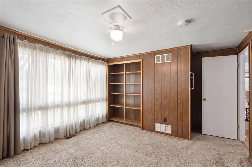 For Sale: $169,999 (2 beds, 2 baths, 1788 Square Feet)