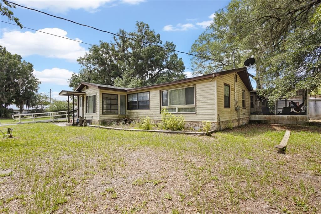 For Sale: $169,999 (2 beds, 2 baths, 1788 Square Feet)