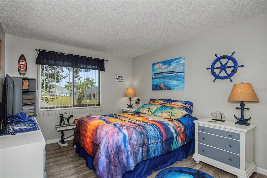 For Sale: $129,900 (2 beds, 2 baths, 1308 Square Feet)