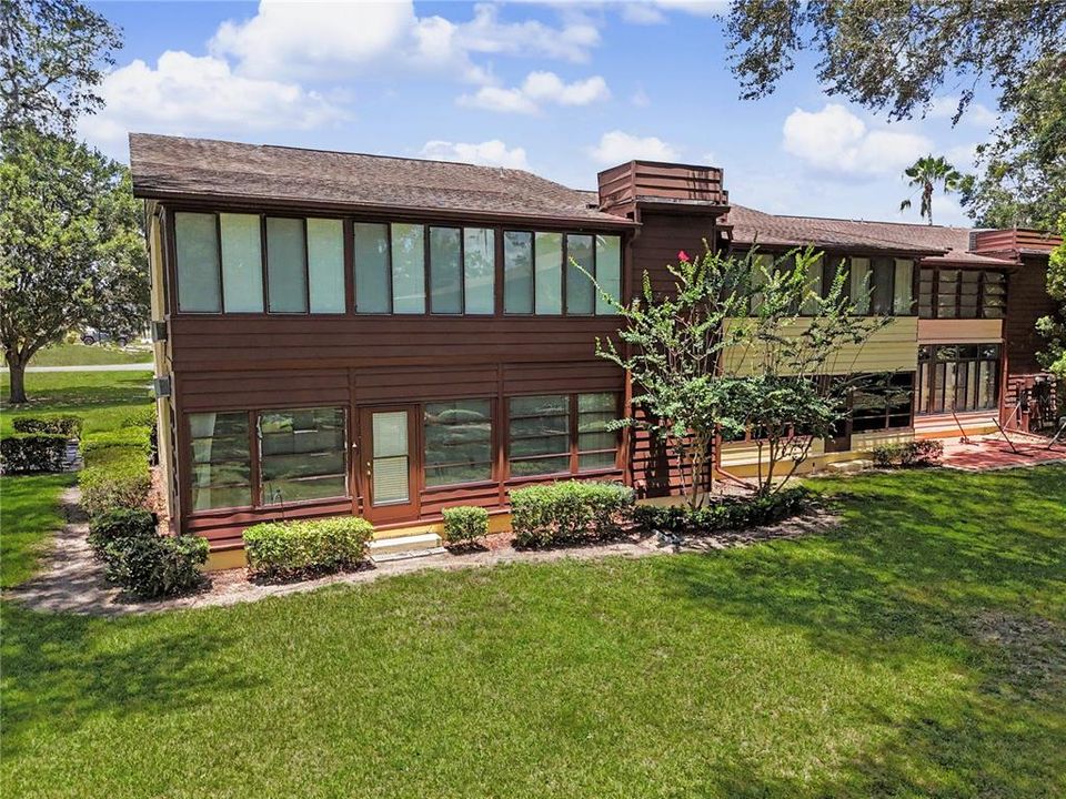 For Sale: $129,900 (2 beds, 2 baths, 1308 Square Feet)