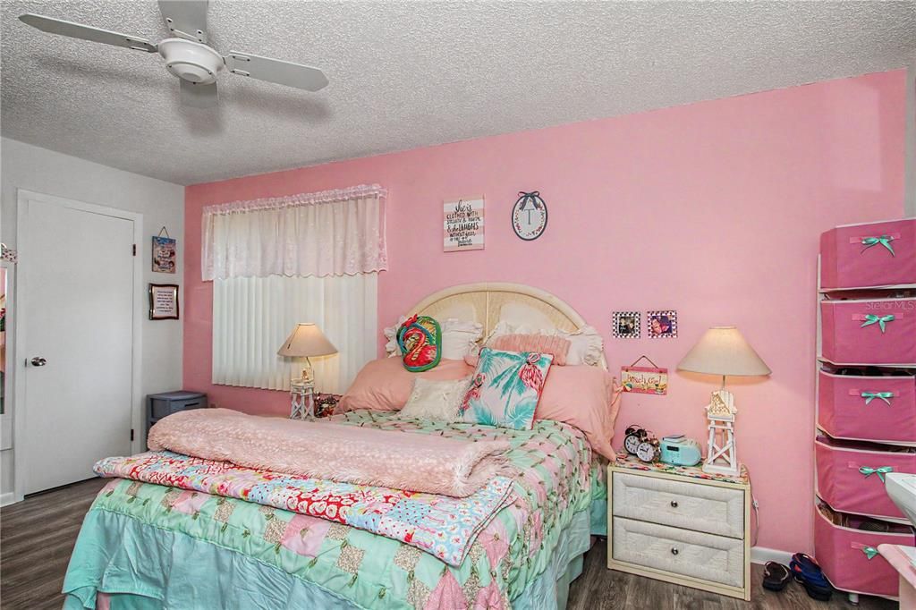 For Sale: $129,900 (2 beds, 2 baths, 1308 Square Feet)