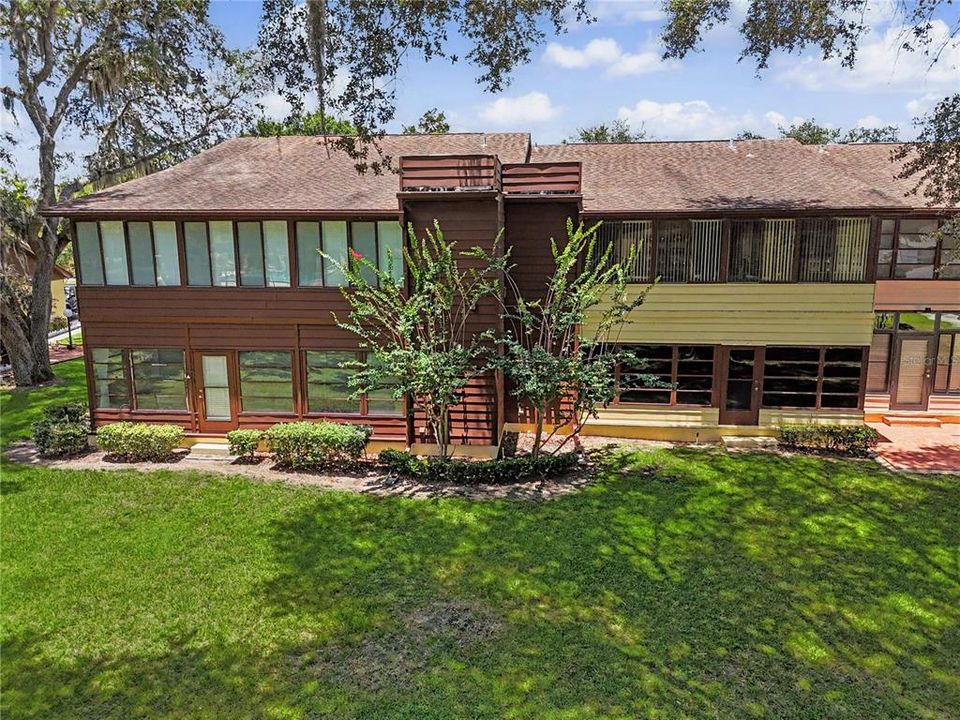 For Sale: $129,900 (2 beds, 2 baths, 1308 Square Feet)