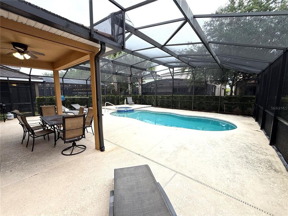 For Sale: $509,000 (6 beds, 4 baths, 3052 Square Feet)