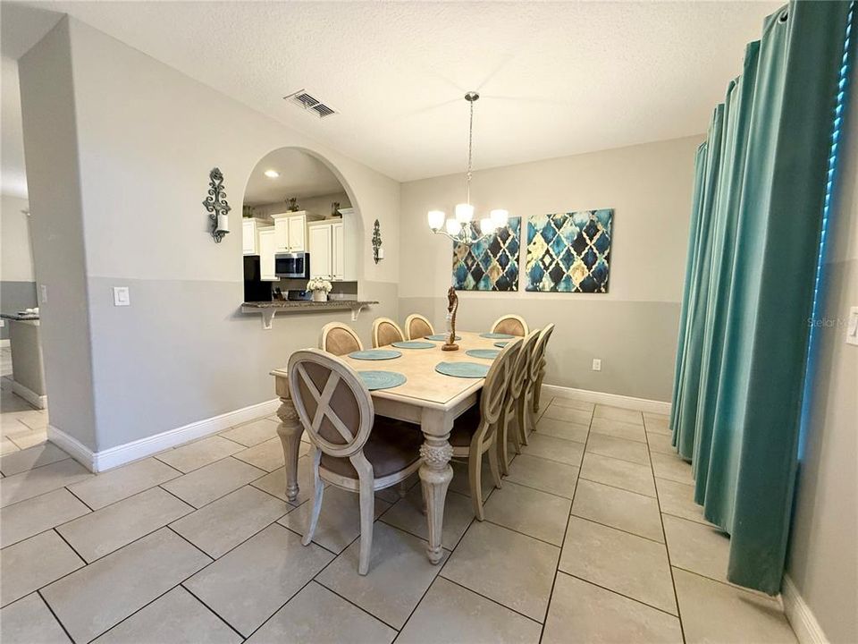 For Sale: $509,000 (6 beds, 4 baths, 3052 Square Feet)