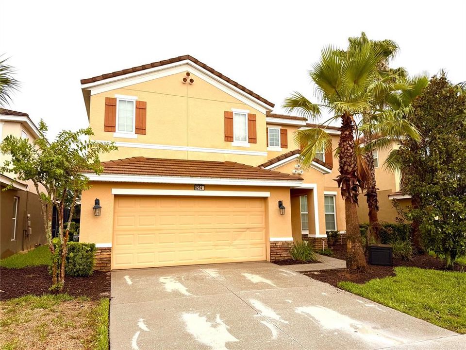 For Sale: $509,000 (6 beds, 4 baths, 3052 Square Feet)