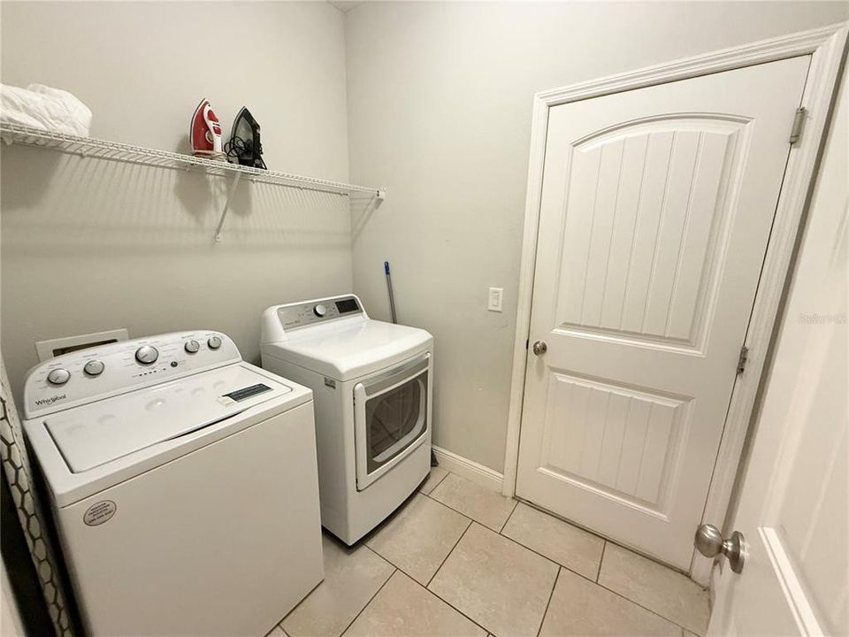 For Sale: $509,000 (6 beds, 4 baths, 3052 Square Feet)