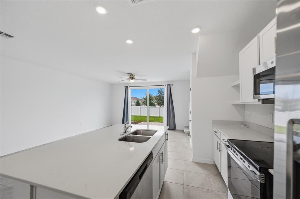 En Renta: $2,250 (3 camas, 2 baños, 1352 Pies cuadrados)