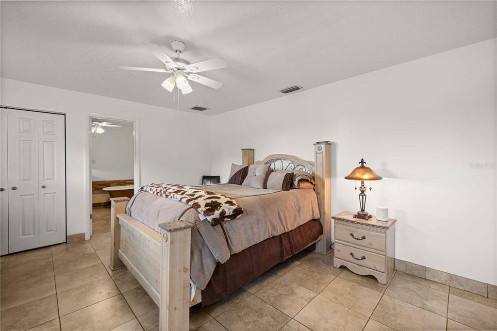 For Sale: $750,000 (3 beds, 2 baths, 1928 Square Feet)
