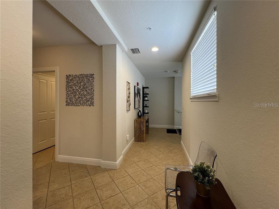 For Rent: $2,700 (3 beds, 3 baths, 2124 Square Feet)