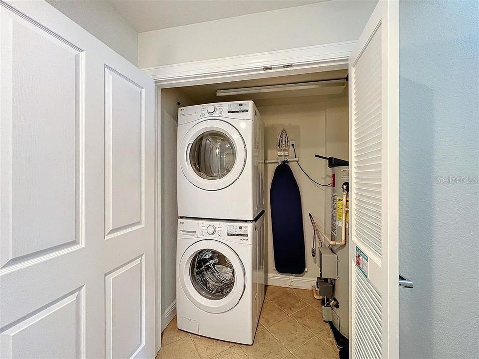 For Rent: $2,700 (3 beds, 3 baths, 2124 Square Feet)