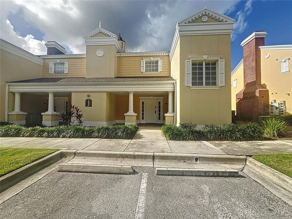 For Rent: $2,700 (3 beds, 3 baths, 2124 Square Feet)