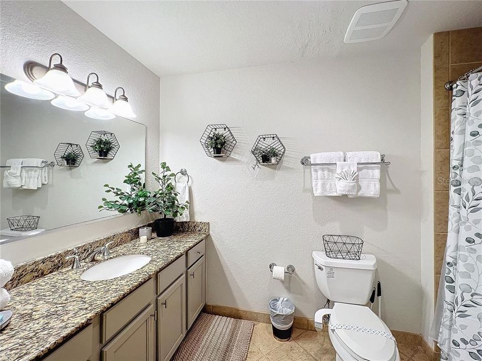 For Rent: $2,700 (3 beds, 3 baths, 2124 Square Feet)