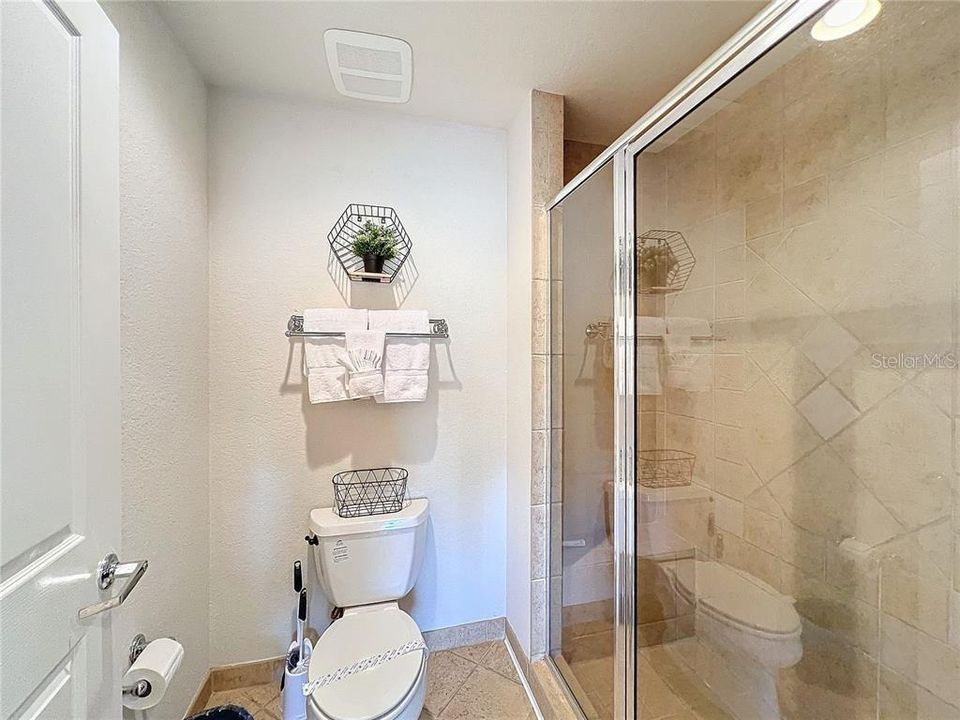 For Rent: $2,700 (3 beds, 3 baths, 2124 Square Feet)