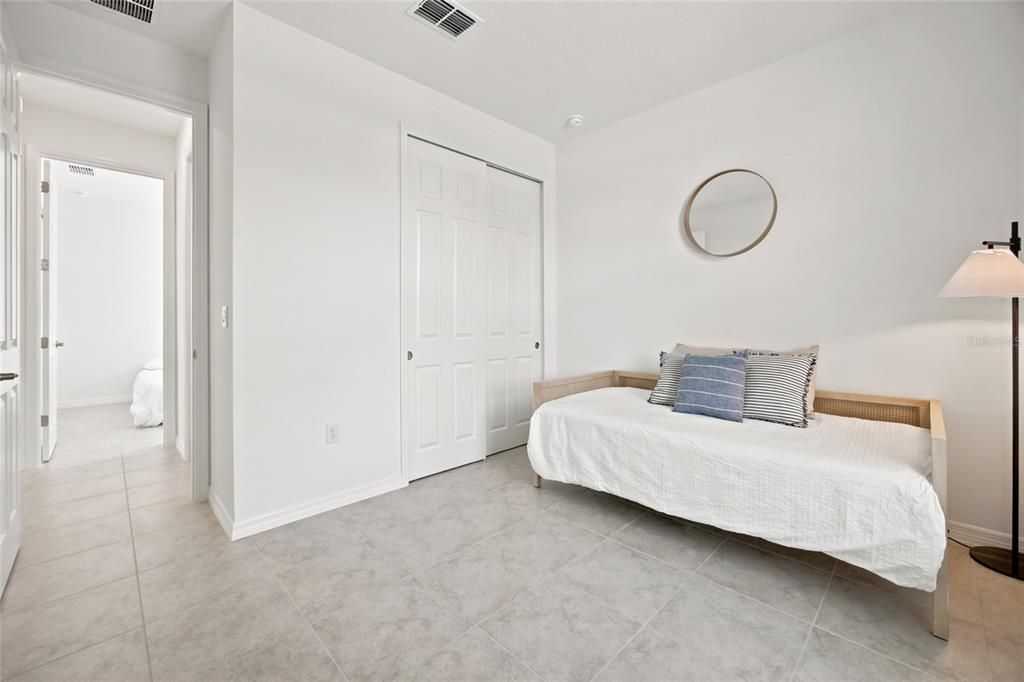 For Rent: $2,200 (3 beds, 2 baths, 1594 Square Feet)