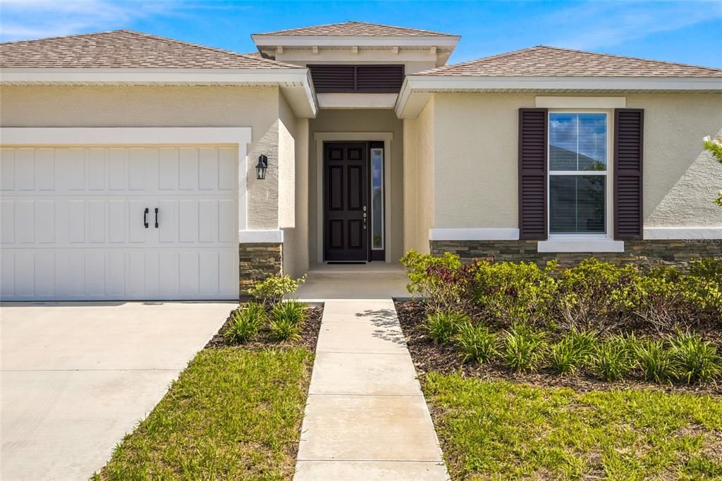 For Rent: $2,200 (3 beds, 2 baths, 1594 Square Feet)