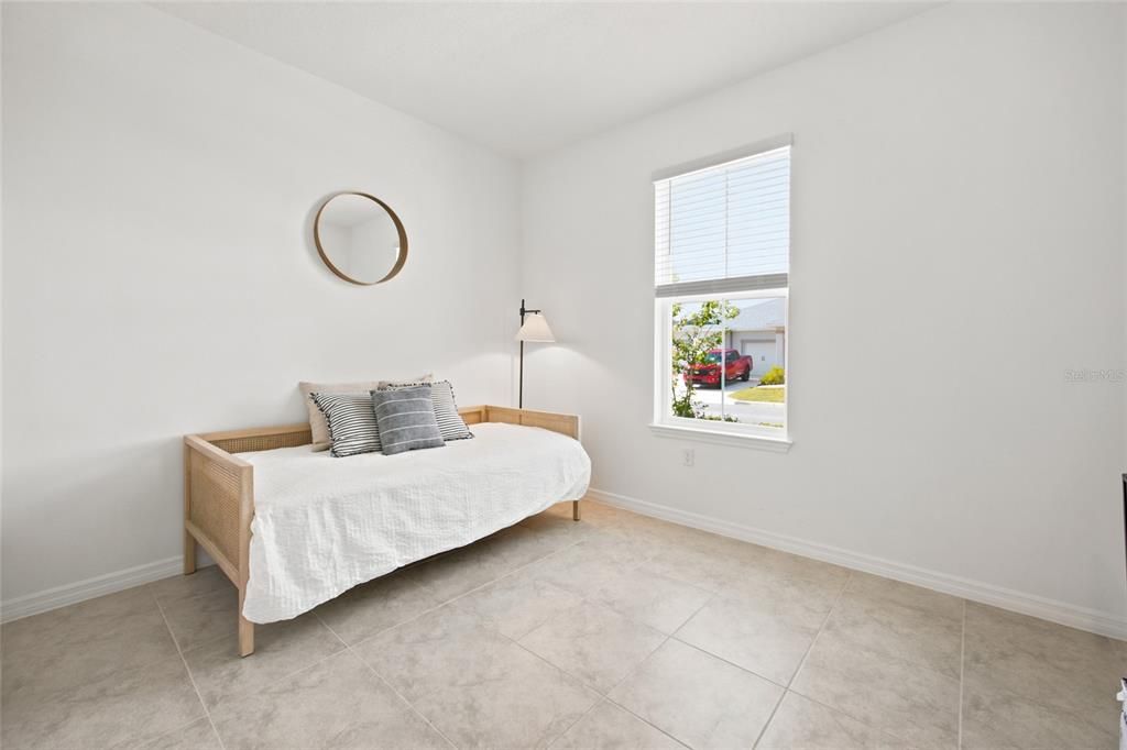 For Rent: $2,200 (3 beds, 2 baths, 1594 Square Feet)