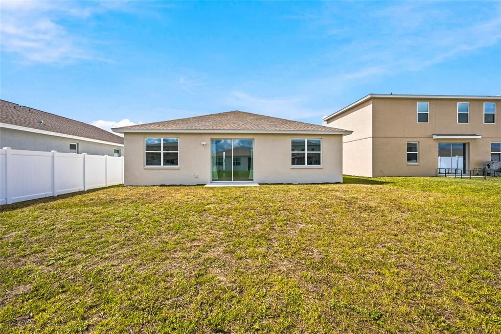 For Rent: $2,200 (3 beds, 2 baths, 1594 Square Feet)