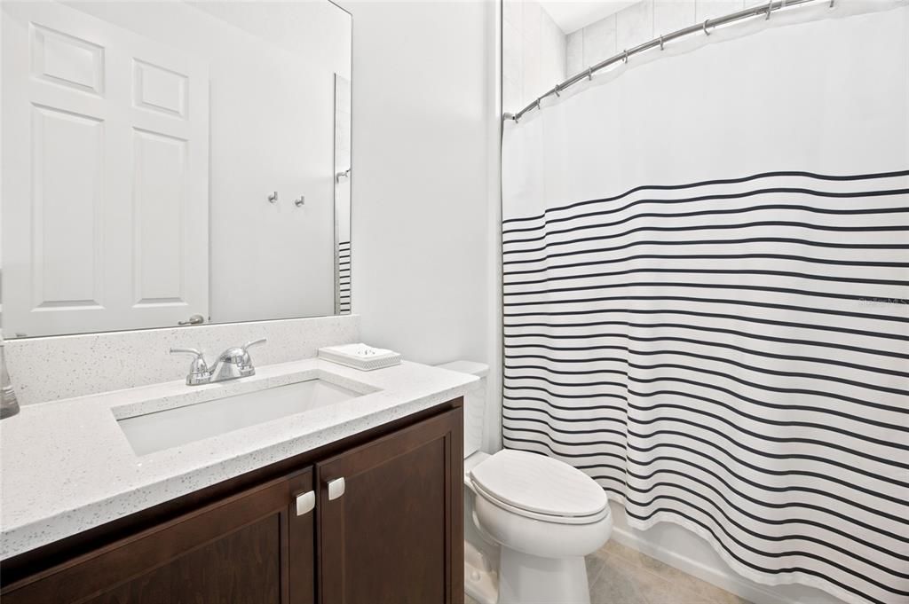 For Rent: $2,200 (3 beds, 2 baths, 1594 Square Feet)