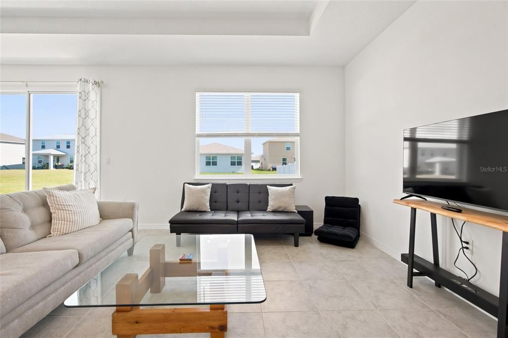 For Rent: $2,200 (3 beds, 2 baths, 1594 Square Feet)