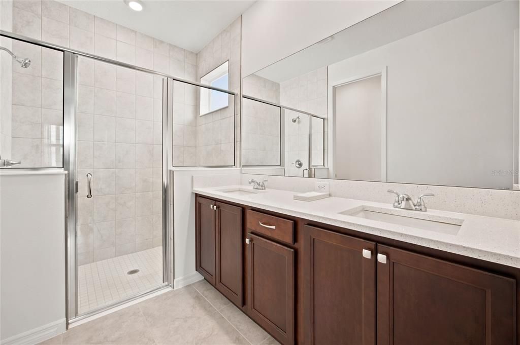 For Rent: $2,200 (3 beds, 2 baths, 1594 Square Feet)