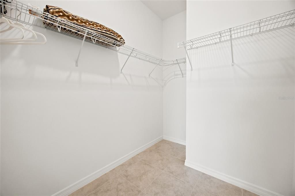 For Rent: $2,200 (3 beds, 2 baths, 1594 Square Feet)