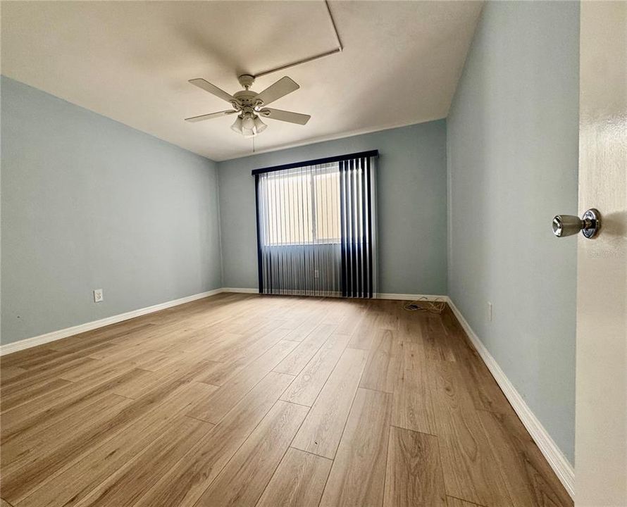 На продажу: $184,500 (2 спален, 1 ванн, 755 Квадратных фут)